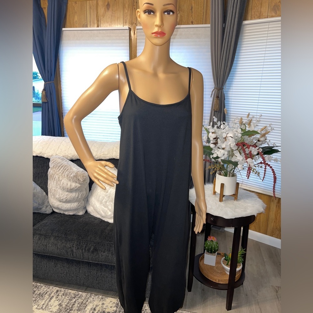 Women’s Solid Sleeveless Jumpsuit Size Medium - Picture 6 of 14